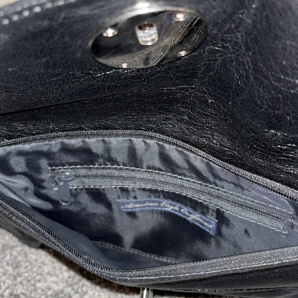 AMERICAN EAGLE OUTFITTERS Black faux leather latch and zipper clutch purse - Picture 4 of 5